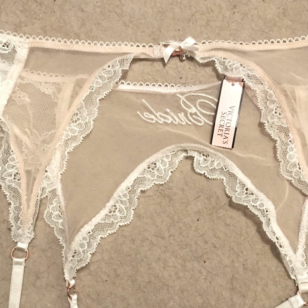 Victoria’s Secret bridal garter belt
